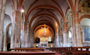 L'interno della chiesa di Sant'Eustorgio