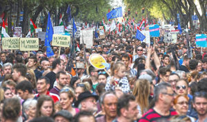 I cittadini ungheresi per la democrazia contro Orbàn